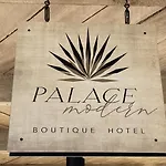 Palace Modern Hotel At The Plaza - King Suite 2