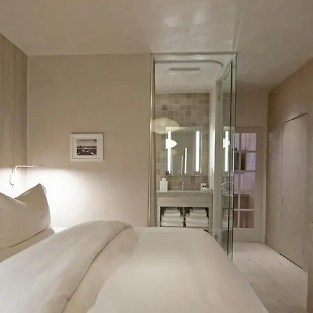 Palace Modern At The Plaza - King 2 *